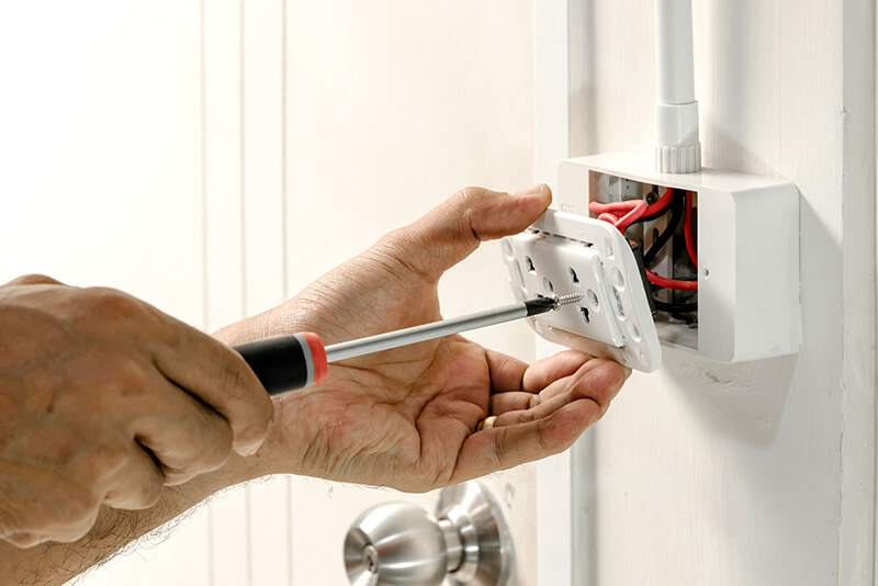 outlet repair & home electrical safety tips